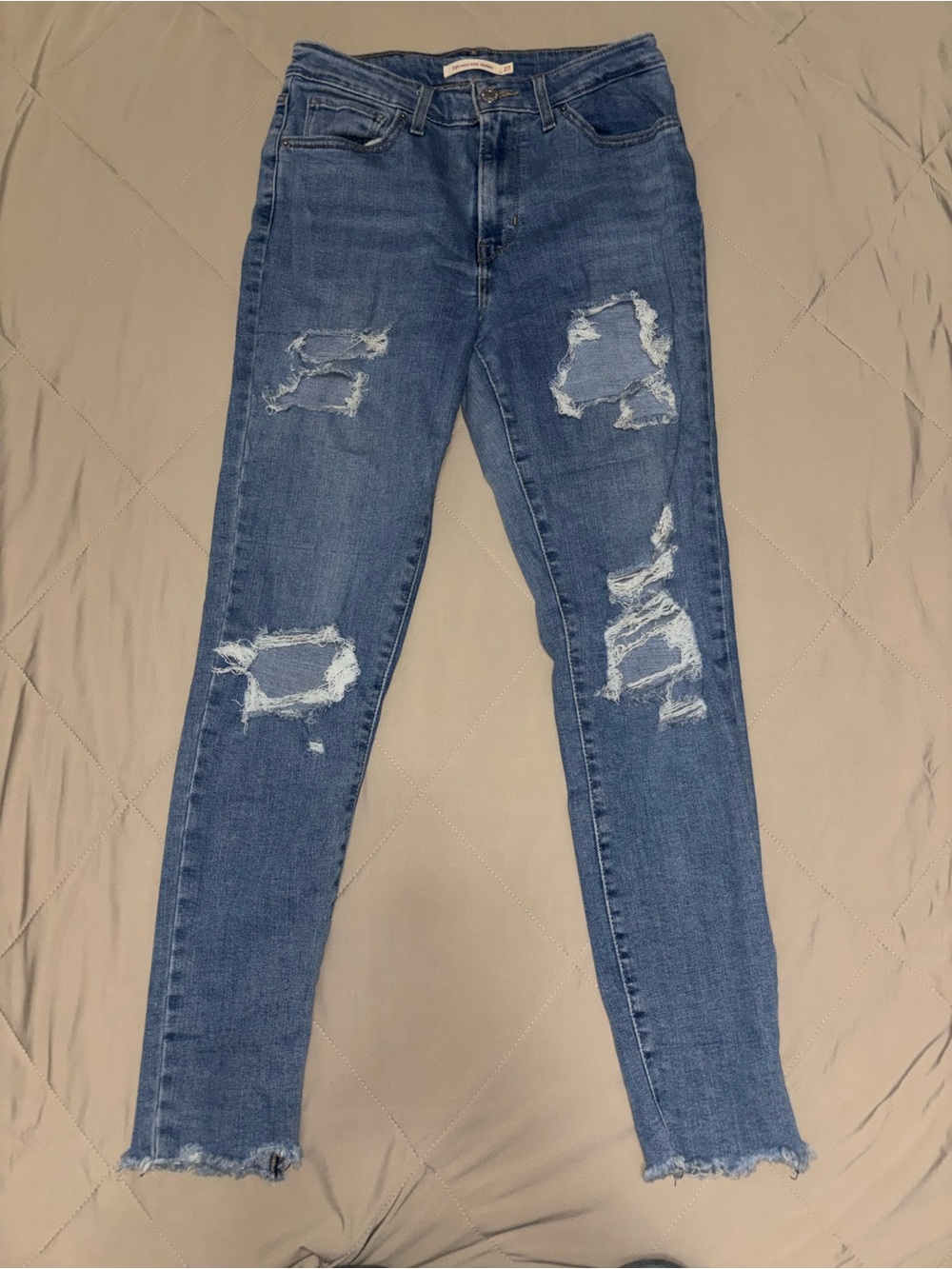 Levi's Distressed Skinny Jeans - Blue Wash